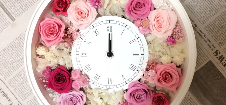 結婚式の両親への花束にプリザーブドフラワー 花時計の丸型が人気