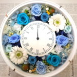 お母さんの誕生日のプレゼントにブルーの豪華な時計を作られました！