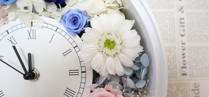 結婚式のサプライズプレゼントを新婦へ！可愛い花時計を作られました
